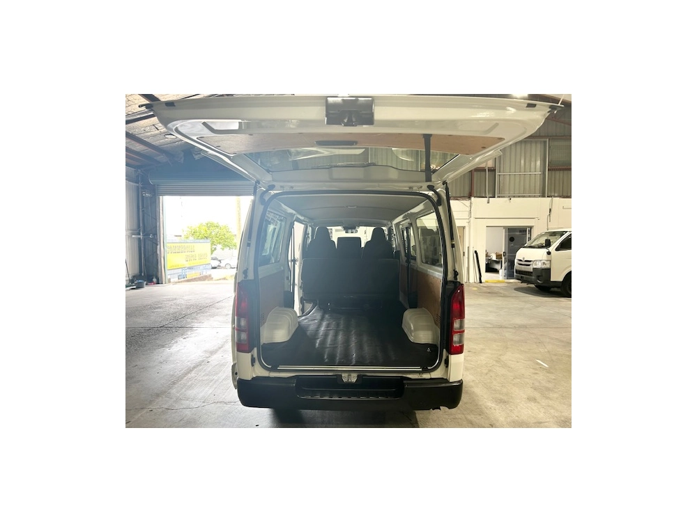 2021 Toyota Hiace Facelift Model 4x4 *6 Seaters*