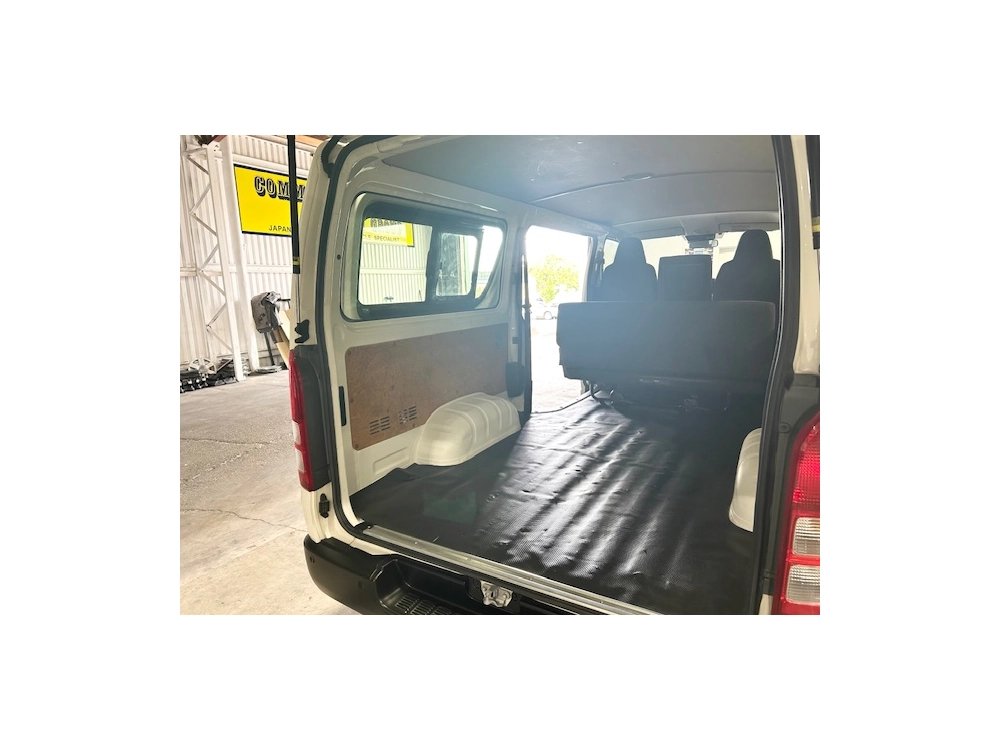 2021 Toyota Hiace CURRENT Model 4WD_ 6 Seaters_ $500 DISCOUNTED FOR FUEL (1 WEEK ONLY)