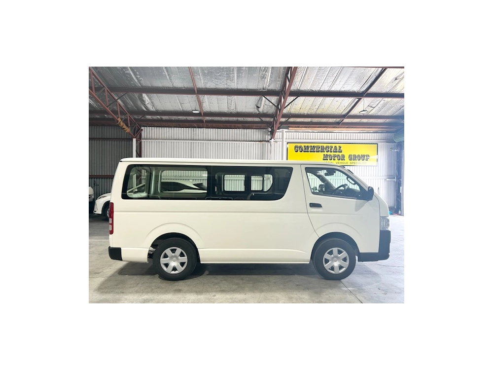 2021 Toyota Hiace CURRENT Model 4WD_ 6 Seaters_ $500 DISCOUNTED FOR FUEL (1 WEEK ONLY)