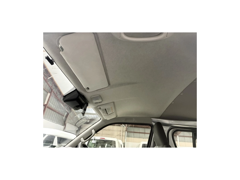 2021 Toyota Hiace 4X4 Facelift Model / ONLY 75km / 6 SEATER