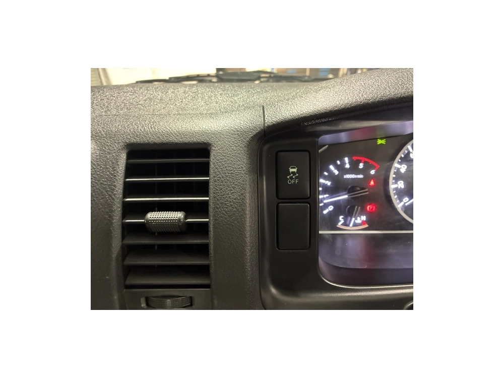 2021 Toyota Hiace 4X4 Facelift Model / ONLY 75km / 6 SEATER