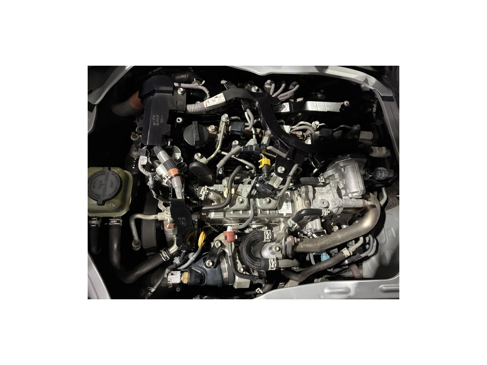2021 Toyota Hiace 4X4 Facelift Model / ONLY 75km / 6 SEATER