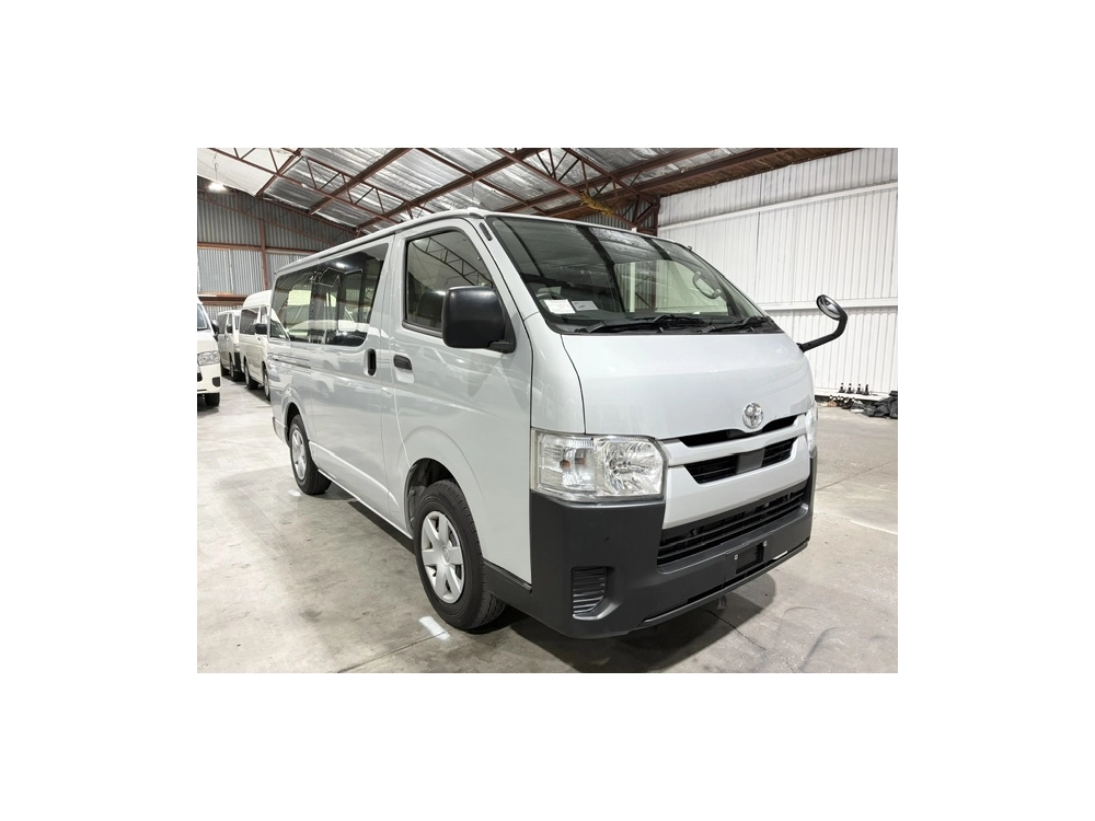 2021 Toyota Hiace 4X4 Facelift Model / ONLY 75km / 6 SEATER