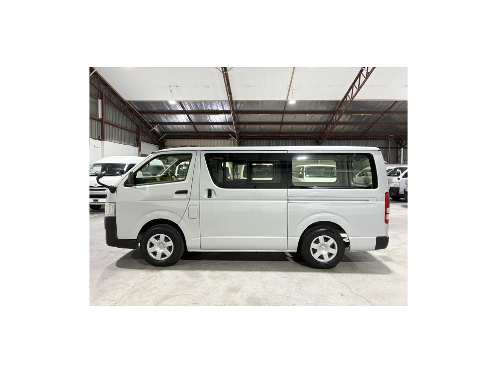 2021 Toyota Hiace 4X4 Facelift Model / ONLY 75km / 6 SEATER
