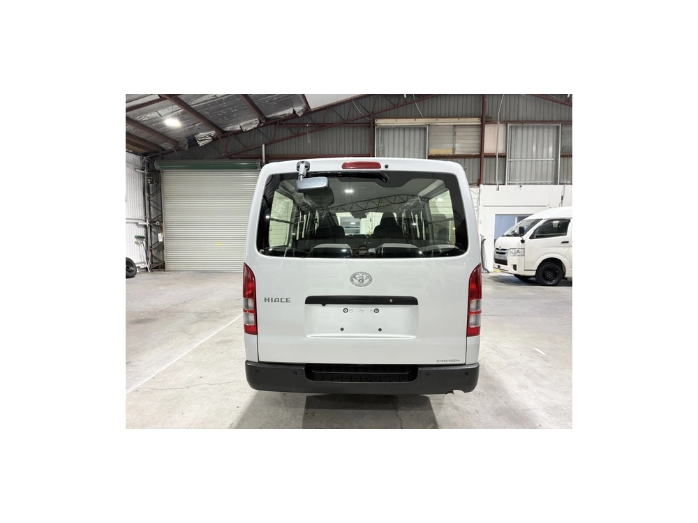 2021 Toyota Hiace 4X4 Facelift Model / ONLY 75km / 6 SEATER