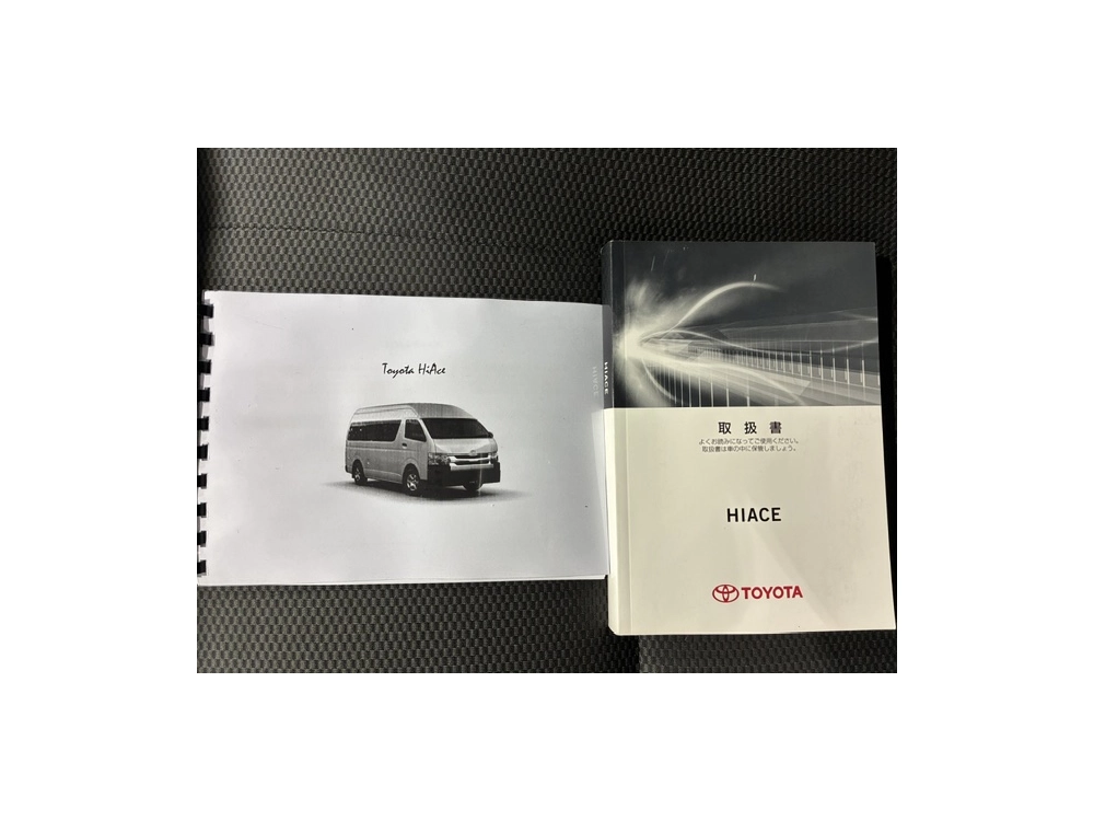2021 Toyota Hiace 4X4 Facelift Model / ONLY 75km / 6 SEATER