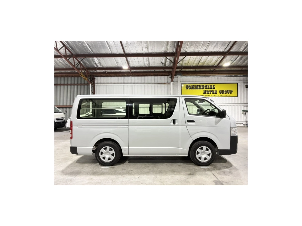 2021 Toyota Hiace 4X4 Facelift Model / ONLY 75km / 6 SEATER