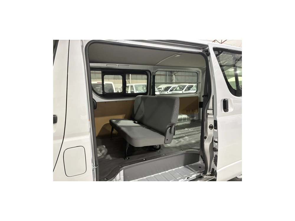 2021 Toyota Hiace 4X4 Facelift Model / ONLY 75km / 6 SEATER