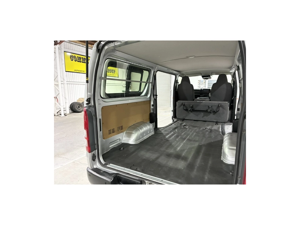 2021 Toyota Hiace 4X4 Facelift Model / ONLY 75km / 6 SEATER