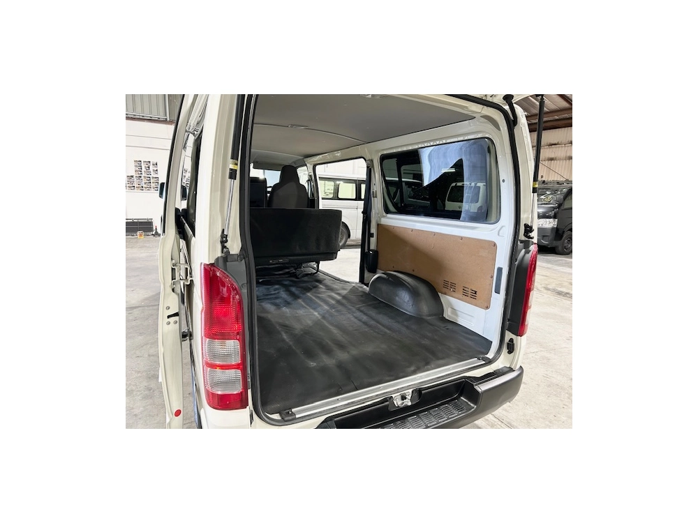 2020 Toyota Hiace LATEST FACELIFT MODEL ** SUPER LOW 76kms **