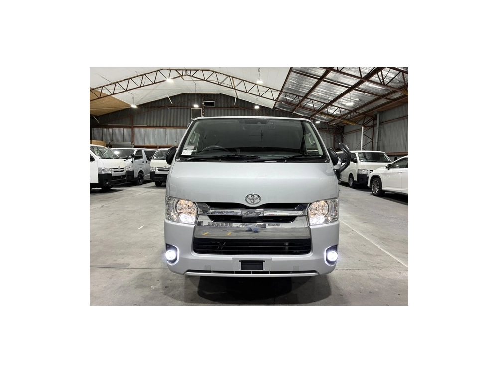 2018 Toyota Hiace =4X4= GL PACKAGE!! 6 SEATERS / FULL OPTIONS!!