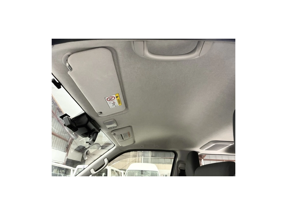 2018 Toyota Hiace =4X4= GL PACKAGE!! 6 SEATERS / FULL OPTIONS!!