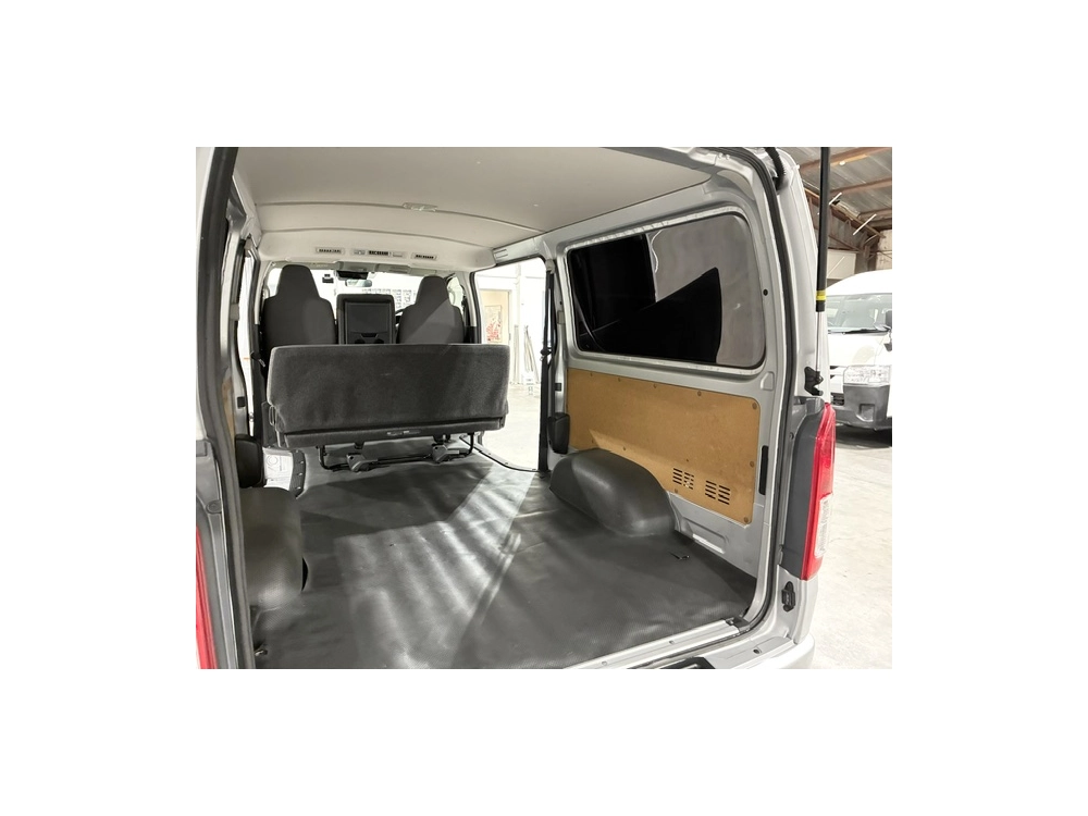 2018 Toyota Hiace =4X4= GL PACKAGE!! 6 SEATERS / FULL OPTIONS!!