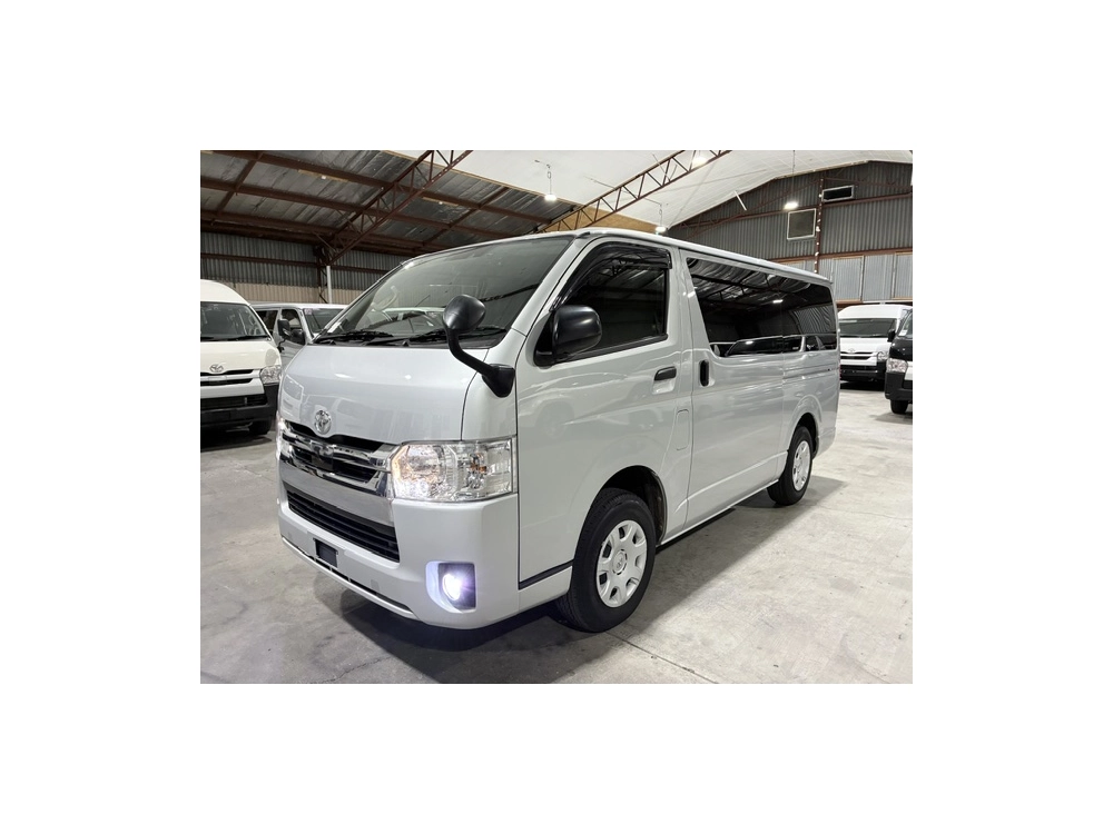 2018 Toyota Hiace =4X4= GL PACKAGE!! 6 SEATERS / FULL OPTIONS!!