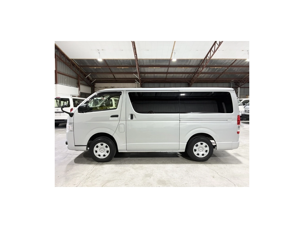 2018 Toyota Hiace =4X4= GL PACKAGE!! 6 SEATERS / FULL OPTIONS!!