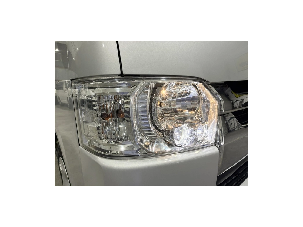 2018 Toyota Hiace =4X4= GL PACKAGE!! 6 SEATERS / FULL OPTIONS!!