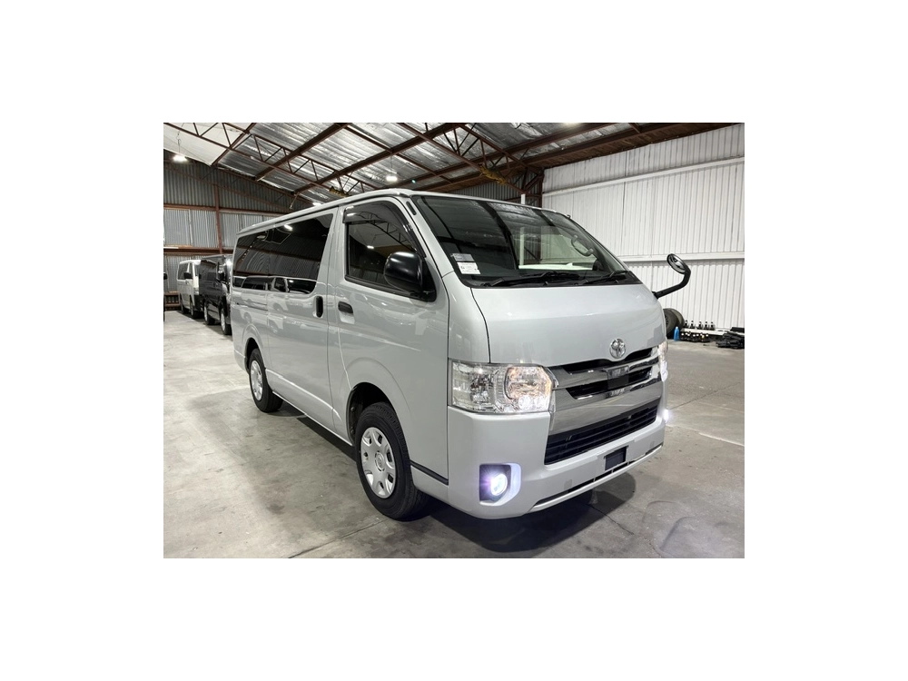2018 Toyota Hiace =4X4= GL PACKAGE!! 6 SEATERS / FULL OPTIONS!!