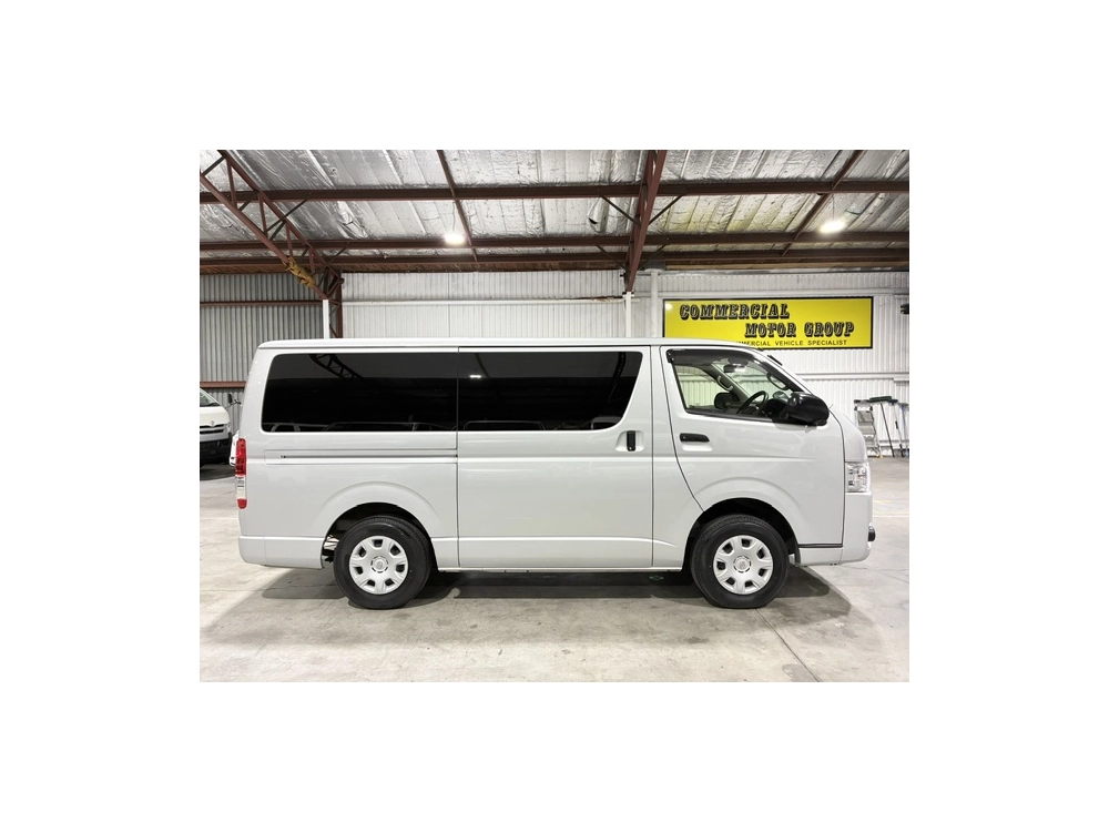 2018 Toyota Hiace =4X4= GL PACKAGE!! 6 SEATERS / FULL OPTIONS!!