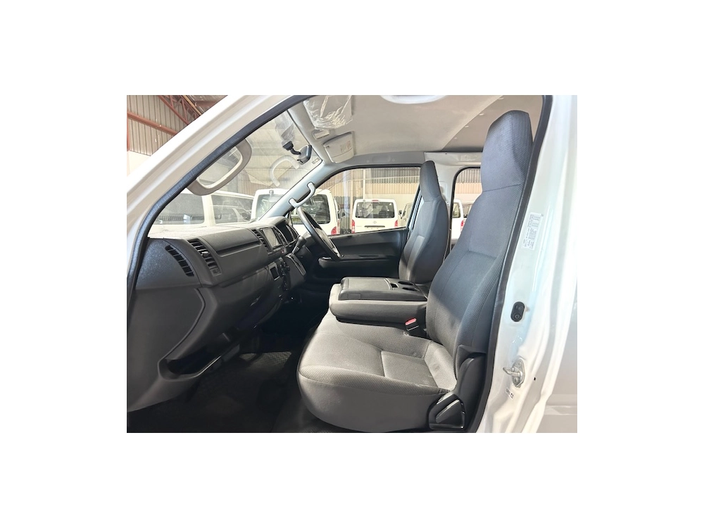 2017 Toyota Hiace 78kms Only $1000 REDUCED for Fuel Inflation 