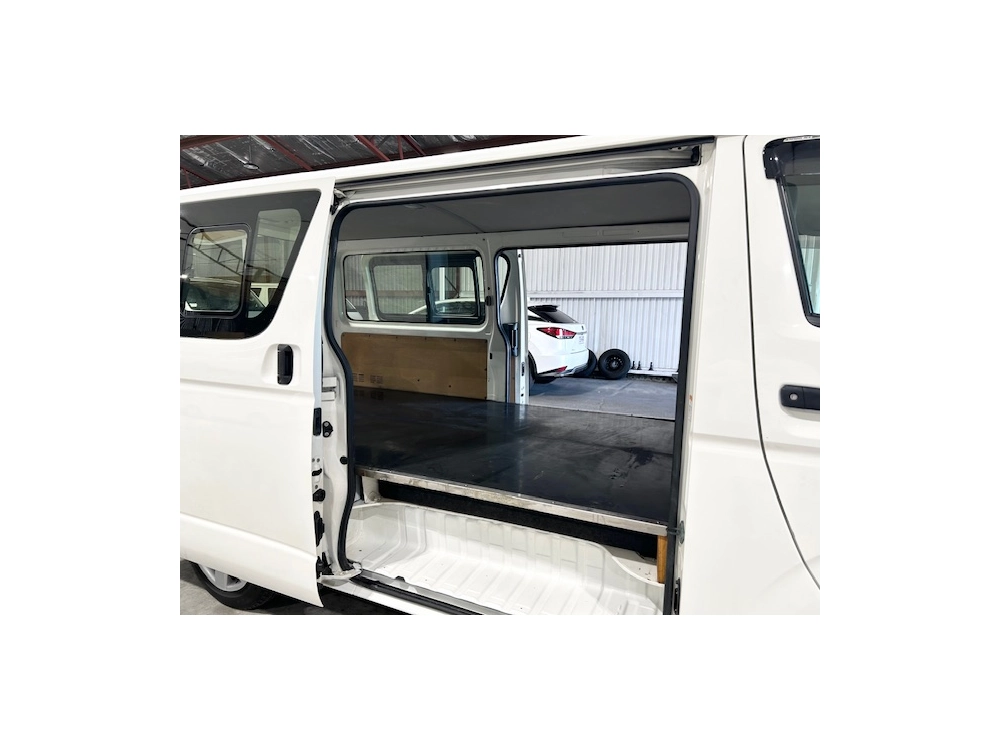 2017 Toyota Hiace 78kms Only $1000 REDUCED for Fuel Inflation 