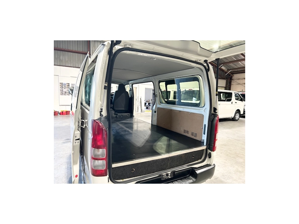 2017 Toyota Hiace 78kms Only $1000 REDUCED for Fuel Inflation 