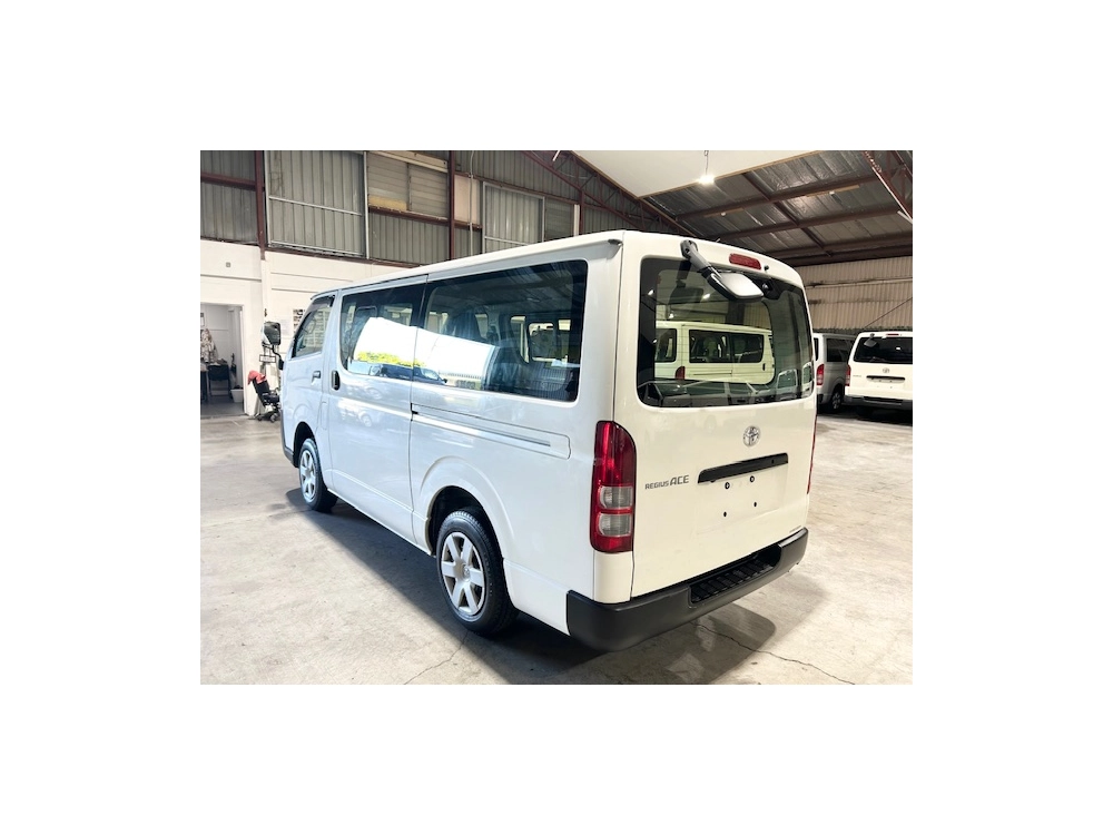 2018 Toyota Hiace = 6 Seaters = ONLY 89kms!!