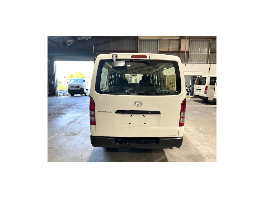 2018 Toyota Hiace = 6 Seaters = ONLY 89kms!!