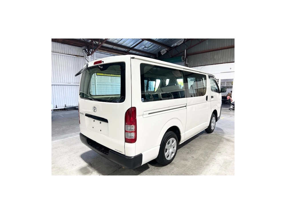 2018 Toyota Hiace = 6 Seaters = ONLY 89kms!!