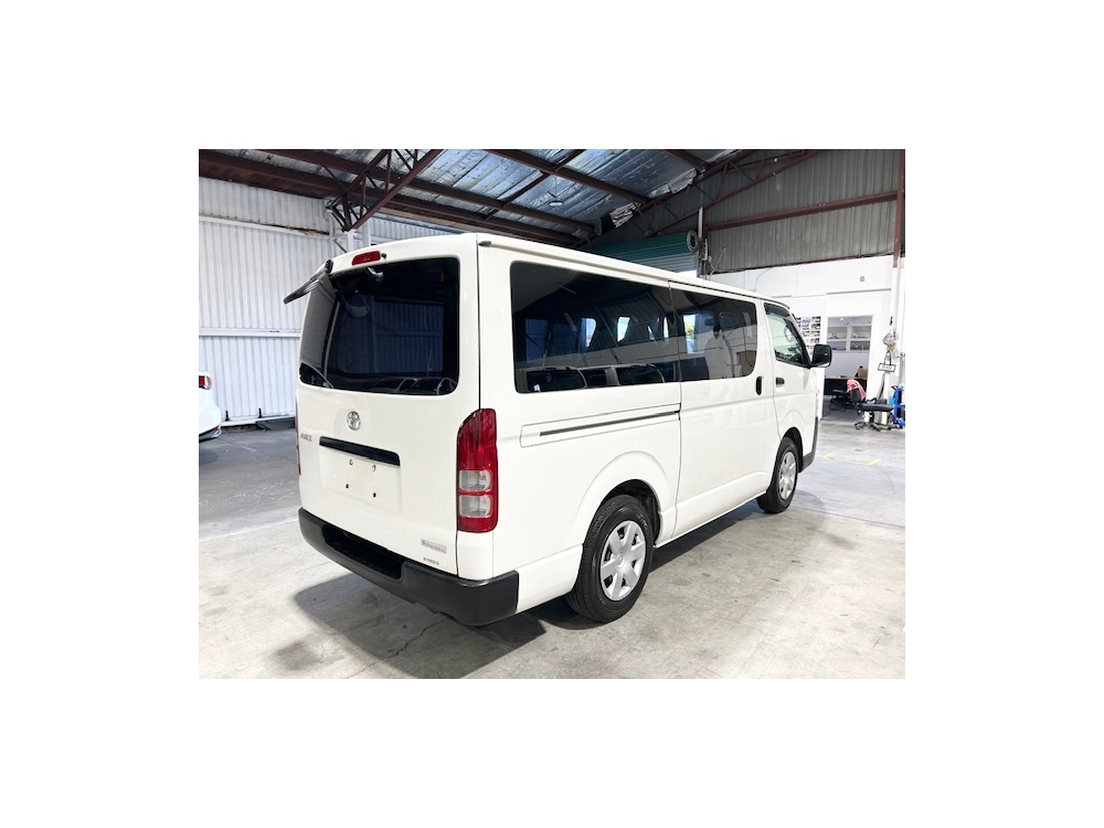 2016 Toyota Hiace 6 Seater $1000 REDUCED for Fuel Inflation
