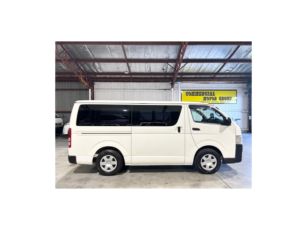 2016 Toyota Hiace 6 Seater $1000 REDUCED for Fuel Inflation