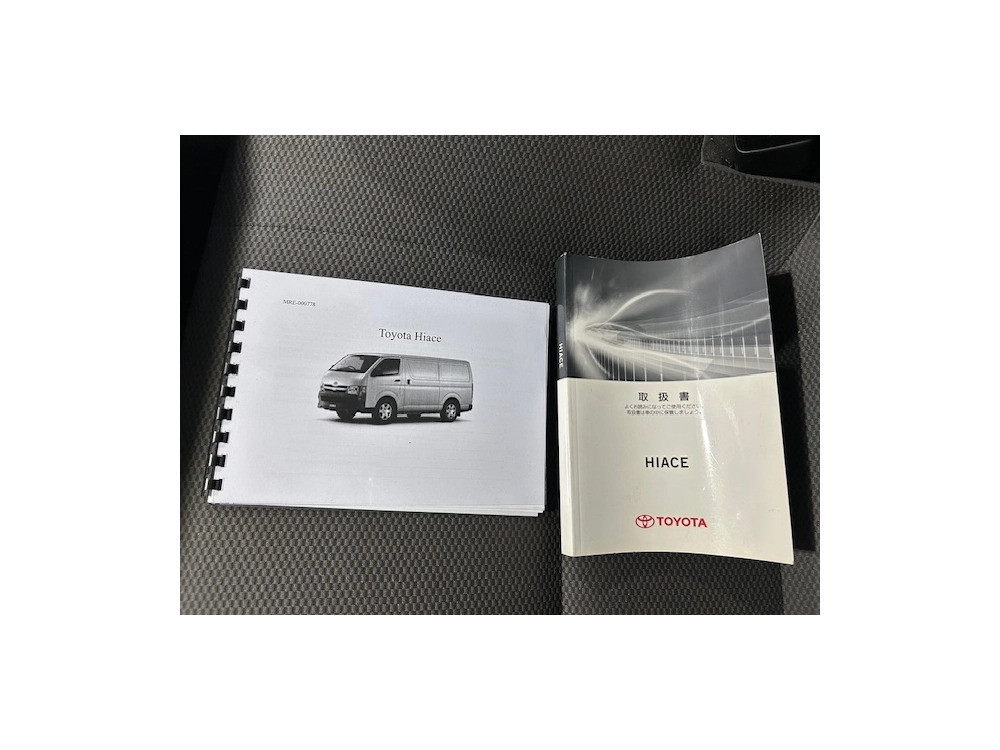 2016 Toyota Hiace 6 Seater $1000 REDUCED for Fuel Inflation