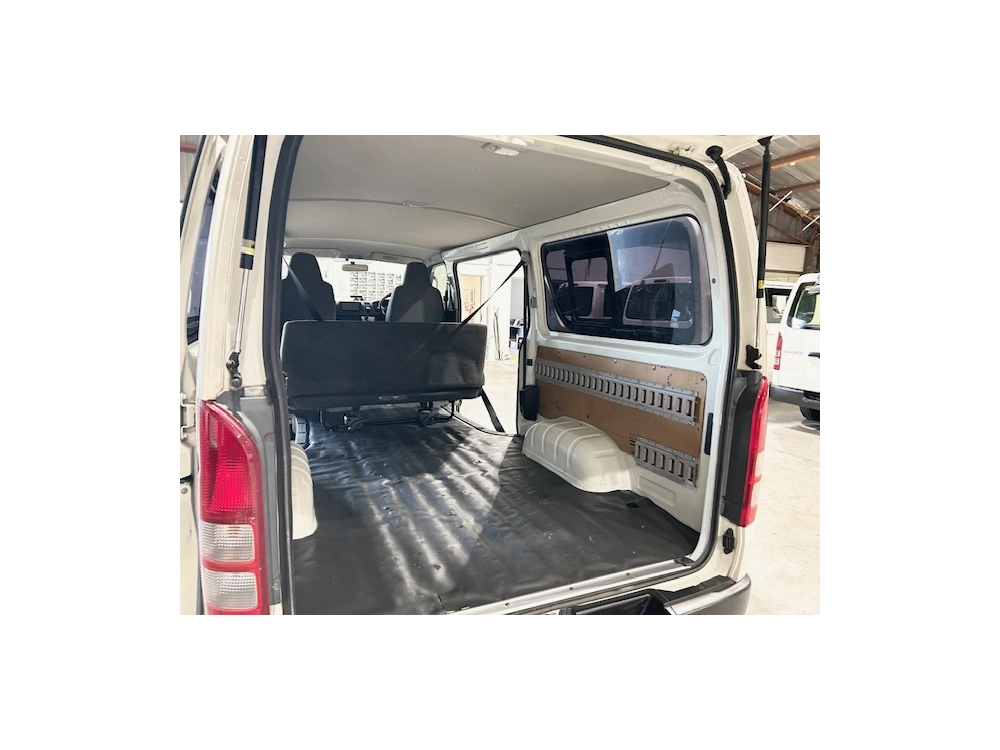 2016 Toyota Hiace 6 Seater $1000 REDUCED for Fuel Inflation