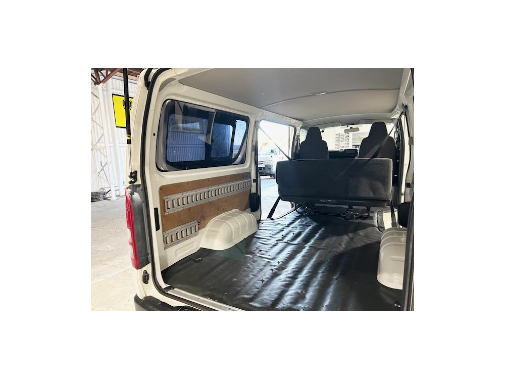 2016 Toyota Hiace 6 Seater $1000 REDUCED for Fuel Inflation