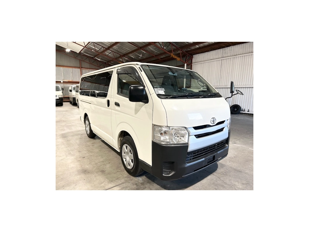 2016 Toyota Hiace 6 Seater $1000 REDUCED for Fuel Inflation