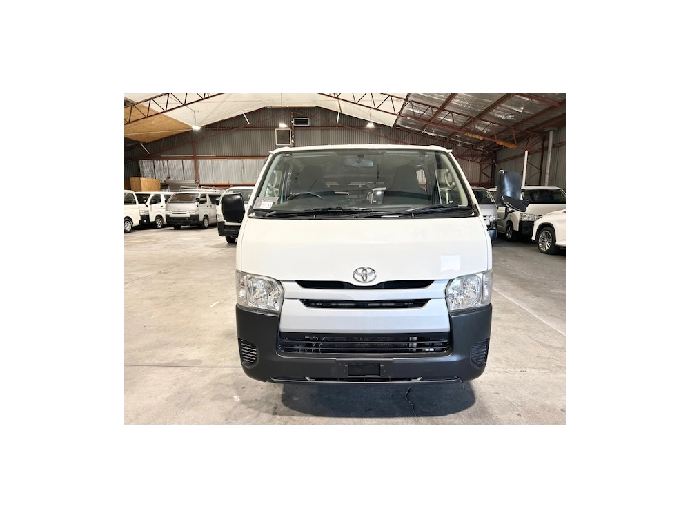 2016 Toyota Hiace 6 Seater $1000 REDUCED for Fuel Inflation