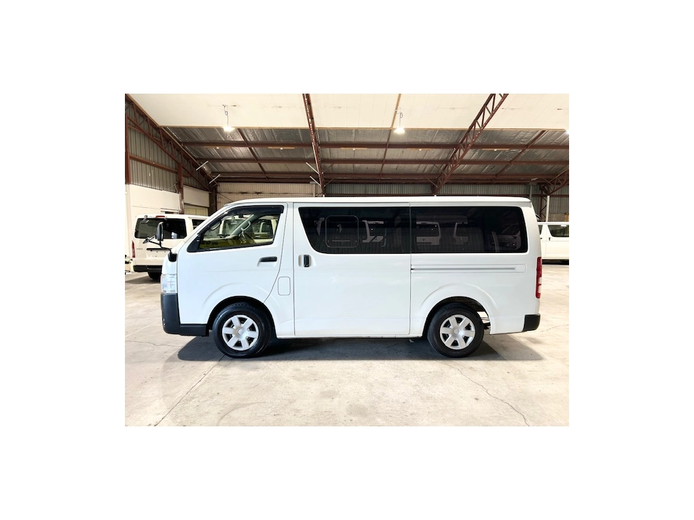 2016 Toyota Hiace 6 Seater $1000 REDUCED for Fuel Inflation