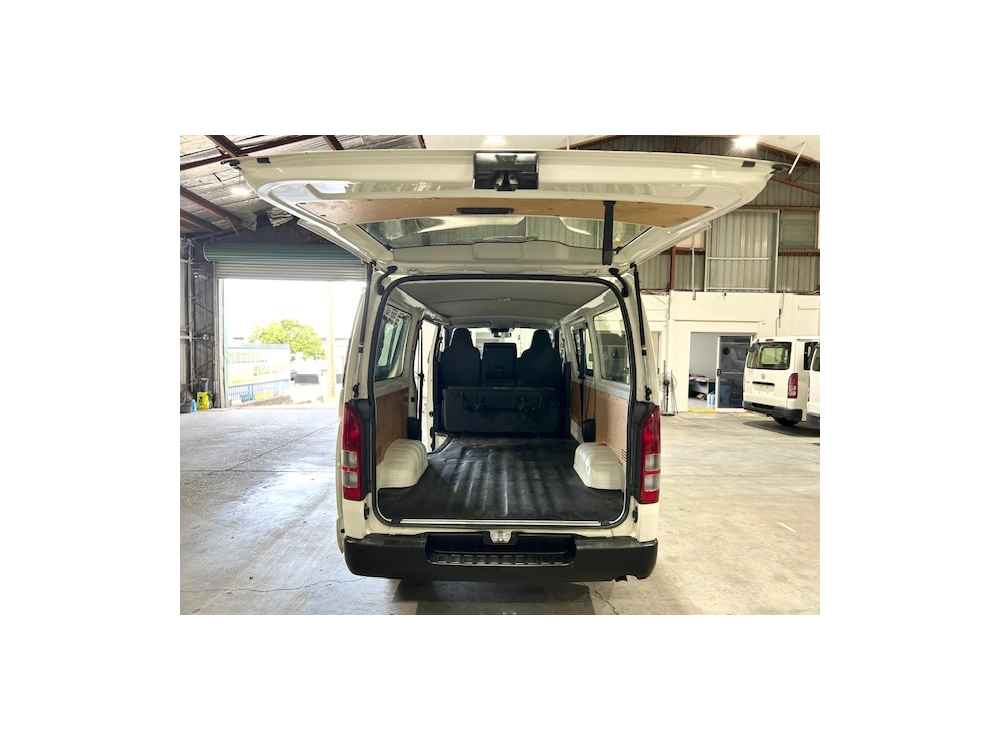 2021 Toyota Hiace ** FULL TIME 4WD ** NEW YEAR SALE