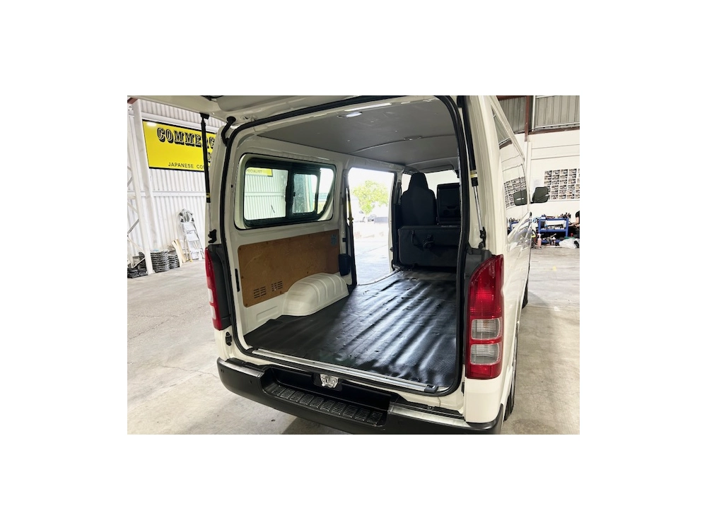 2021 Toyota Hiace ** FULL TIME 4WD ** NEW YEAR SALE