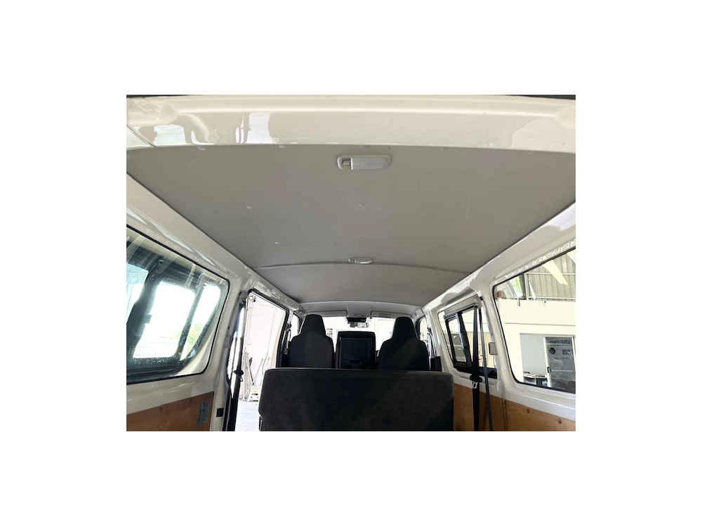 2021 Toyota Hiace ** FULL TIME 4WD ** NEW YEAR SALE