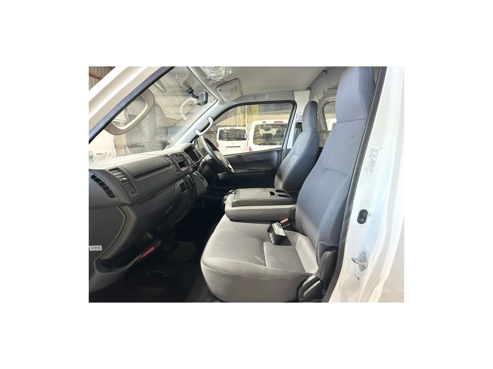 2017 Toyota Hiace =ONLY 80kms= *** $1000 DISCOUNTED for FUEL