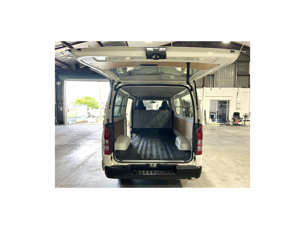 2017 Toyota Hiace =ONLY 80kms= *** $1000 DISCOUNTED for FUEL