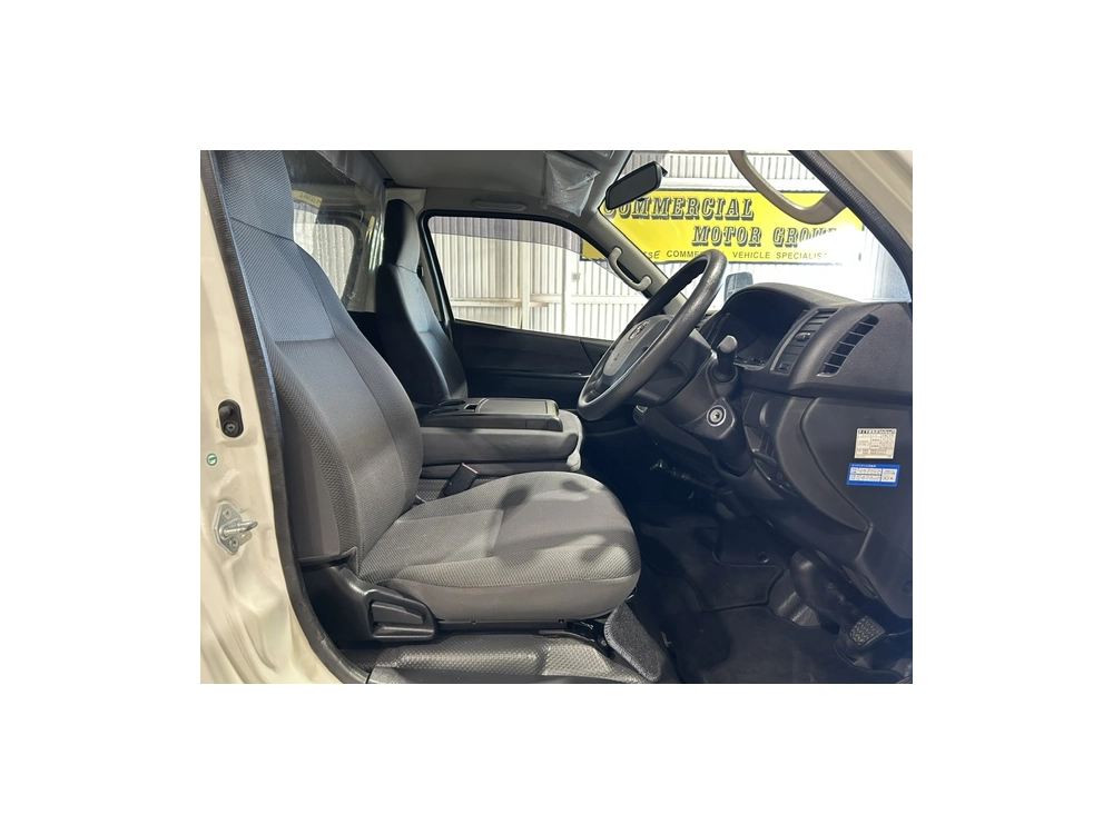 2017 Toyota Hiace =ONLY 80kms= *** $1000 DISCOUNTED for FUEL