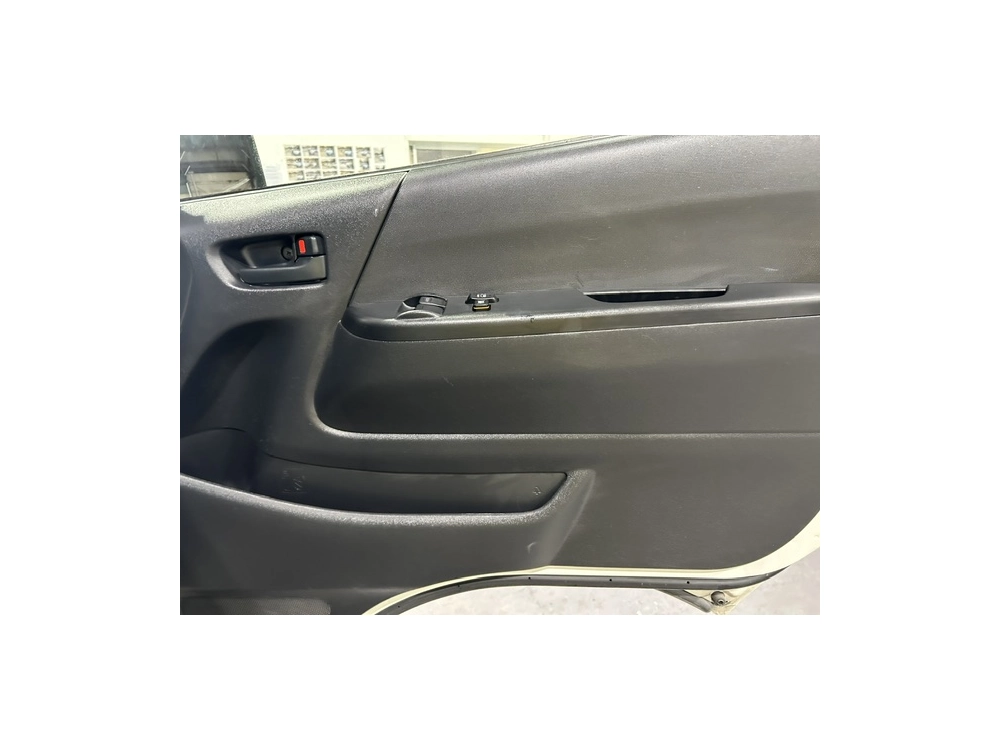 2017 Toyota Hiace =ONLY 80kms= *** $1000 DISCOUNTED for FUEL