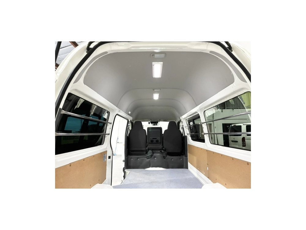 2022 Toyota Hiace RARE HIGHROOF 4X4 DIESEL!!! 