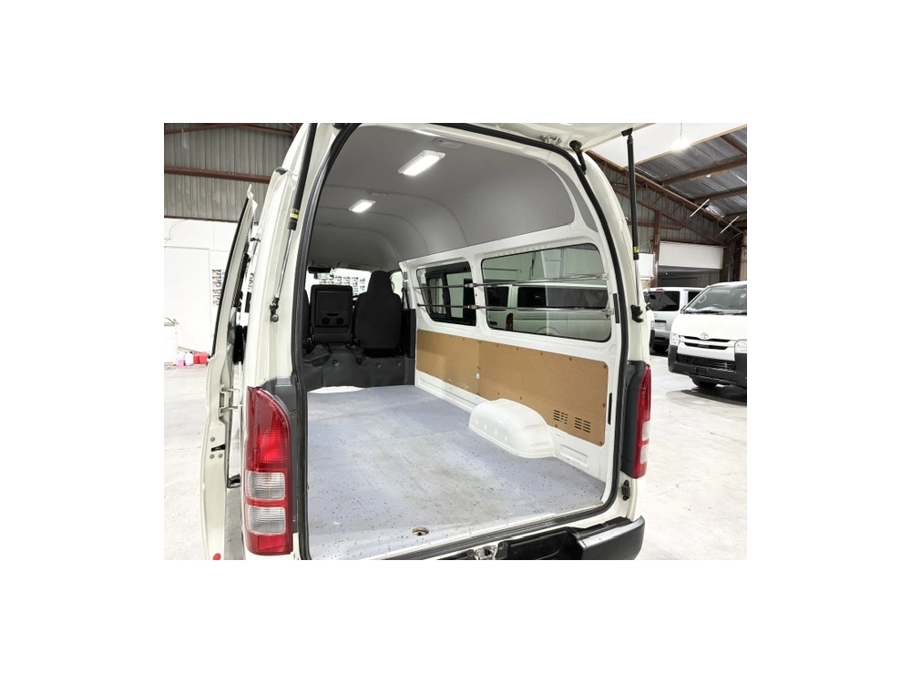 2022 Toyota Hiace RARE HIGHROOF 4X4 DIESEL!!! 