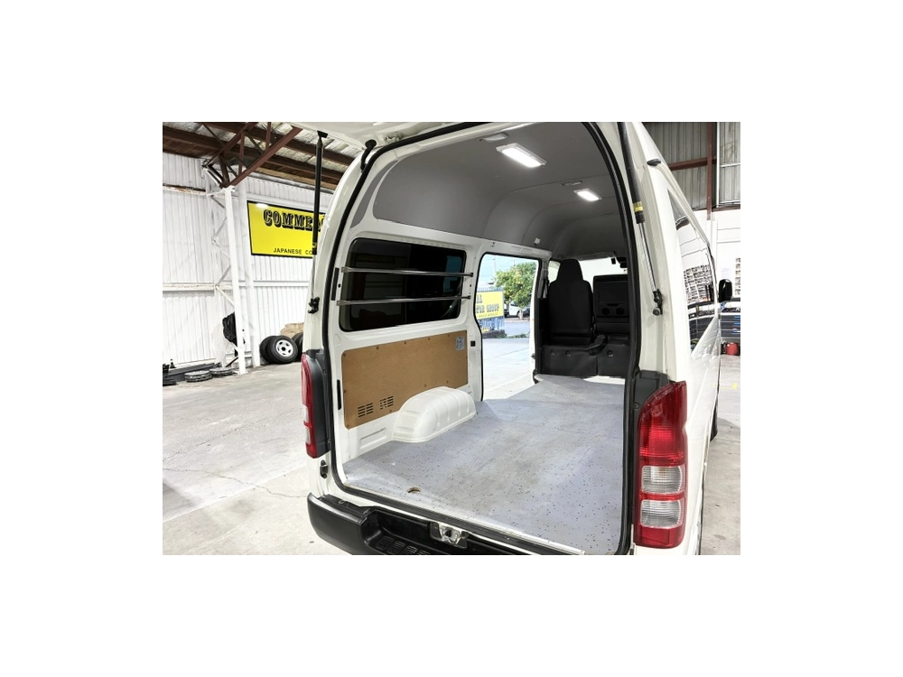 2022 Toyota Hiace RARE HIGHROOF 4X4 DIESEL!!! 