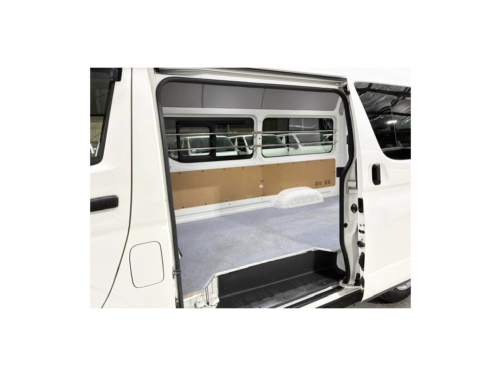 2022 Toyota Hiace RARE HIGHROOF 4X4 DIESEL!!! 
