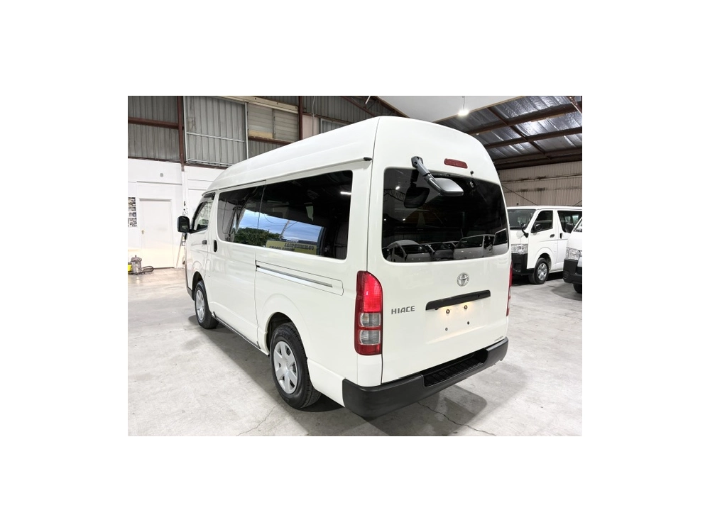 2022 Toyota Hiace RARE HIGHROOF 4X4 DIESEL!!! 