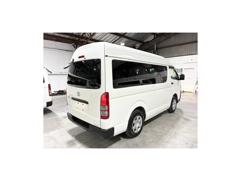 2022 Toyota Hiace RARE HIGHROOF 4X4 DIESEL!!! 