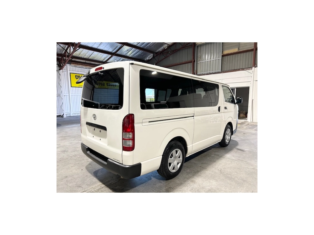 2018 TOYOTA HIACE LWB ** $4000 REDUCED** 6 SEATERS !!